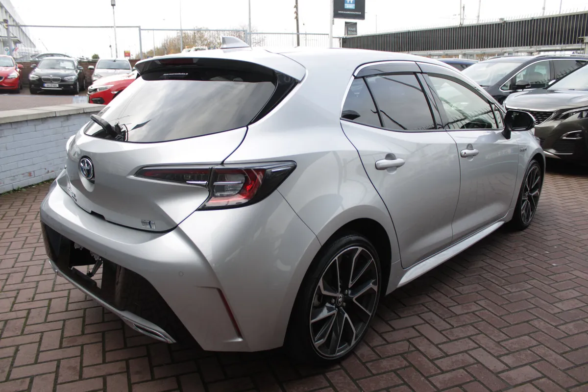 1.8 HYBRID 5DR AUTOMATIC - Image 4