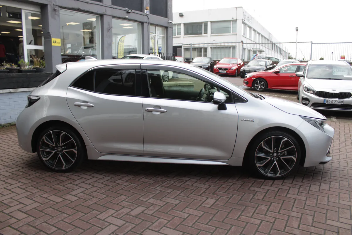 1.8 HYBRID 5DR AUTOMATIC - Image 3