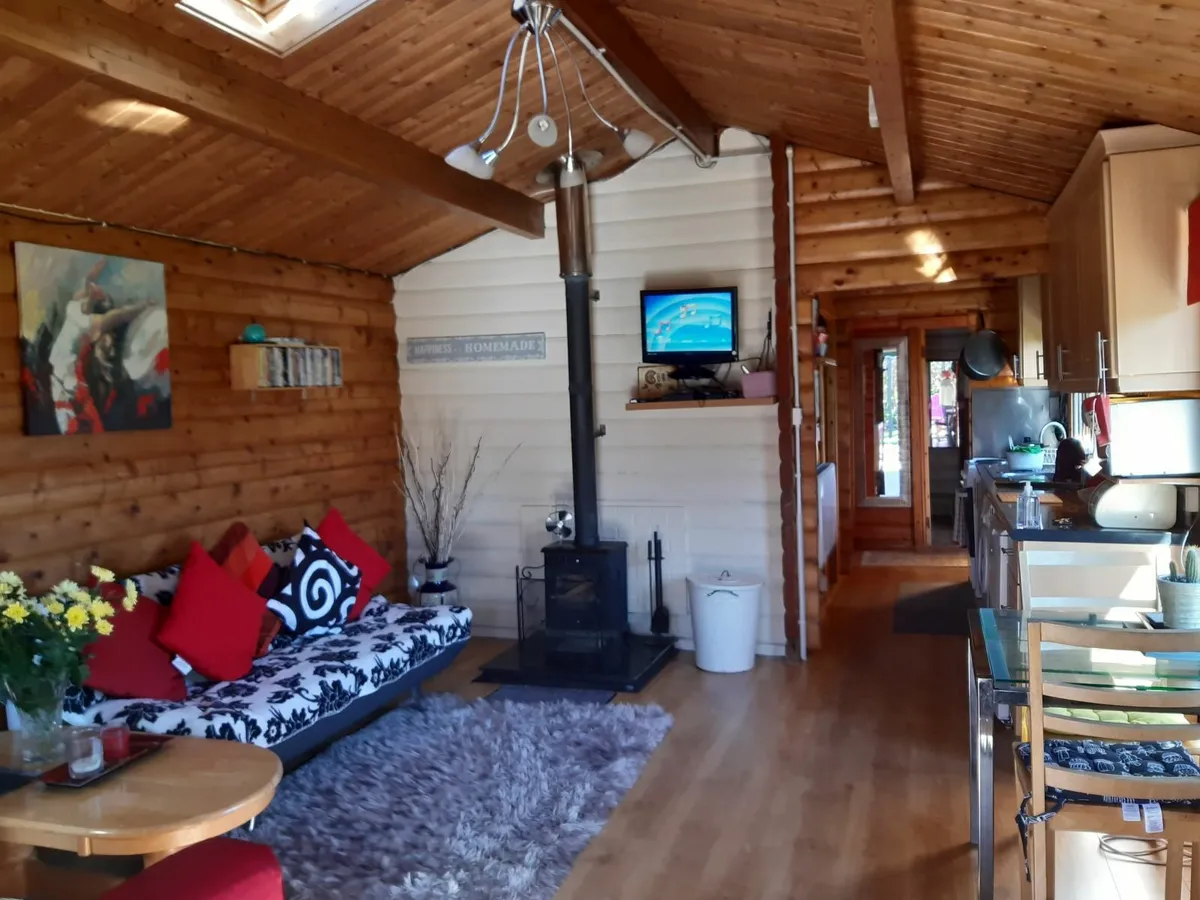 LOG CABIN FOR SALE - Image 2