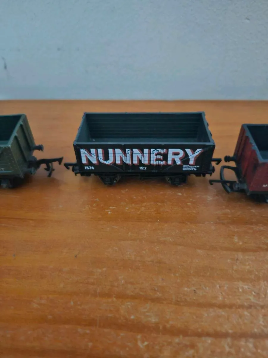 Hornby OO Gauge Wagons - Image 4