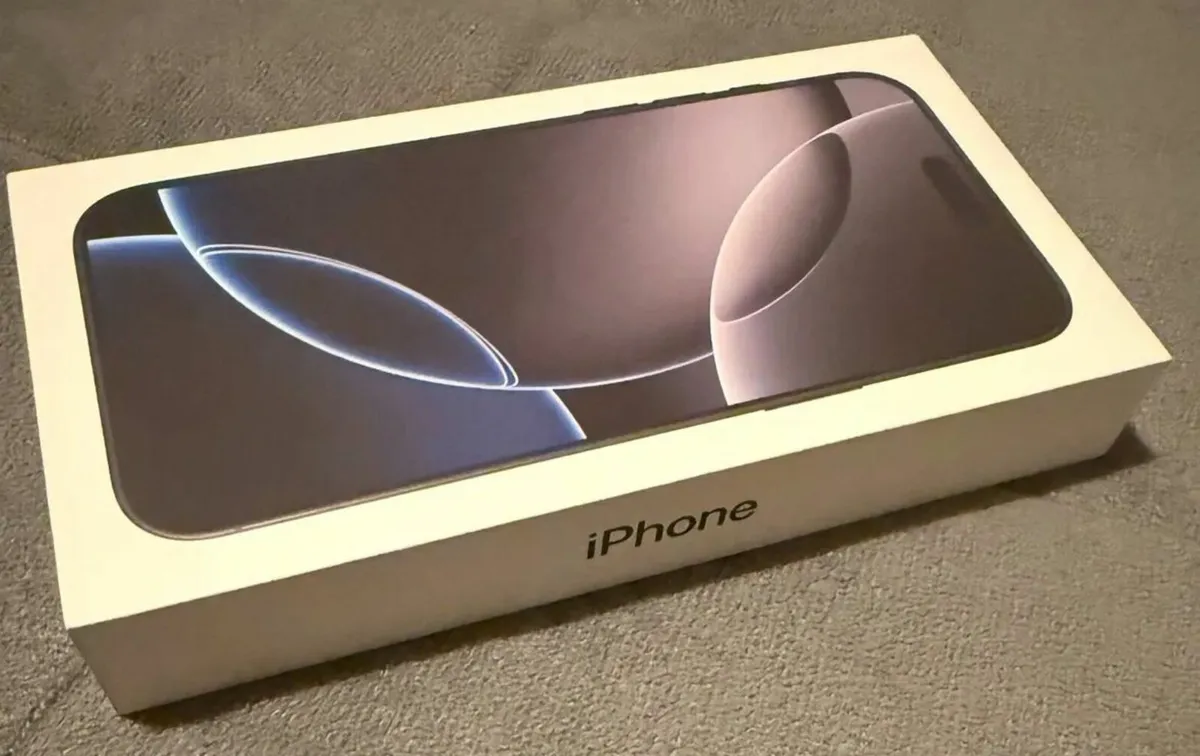 IPhone 16 Pro Max + Extras - Image 2