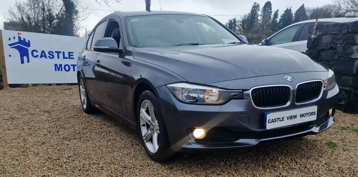 12 320D SE - Image 2