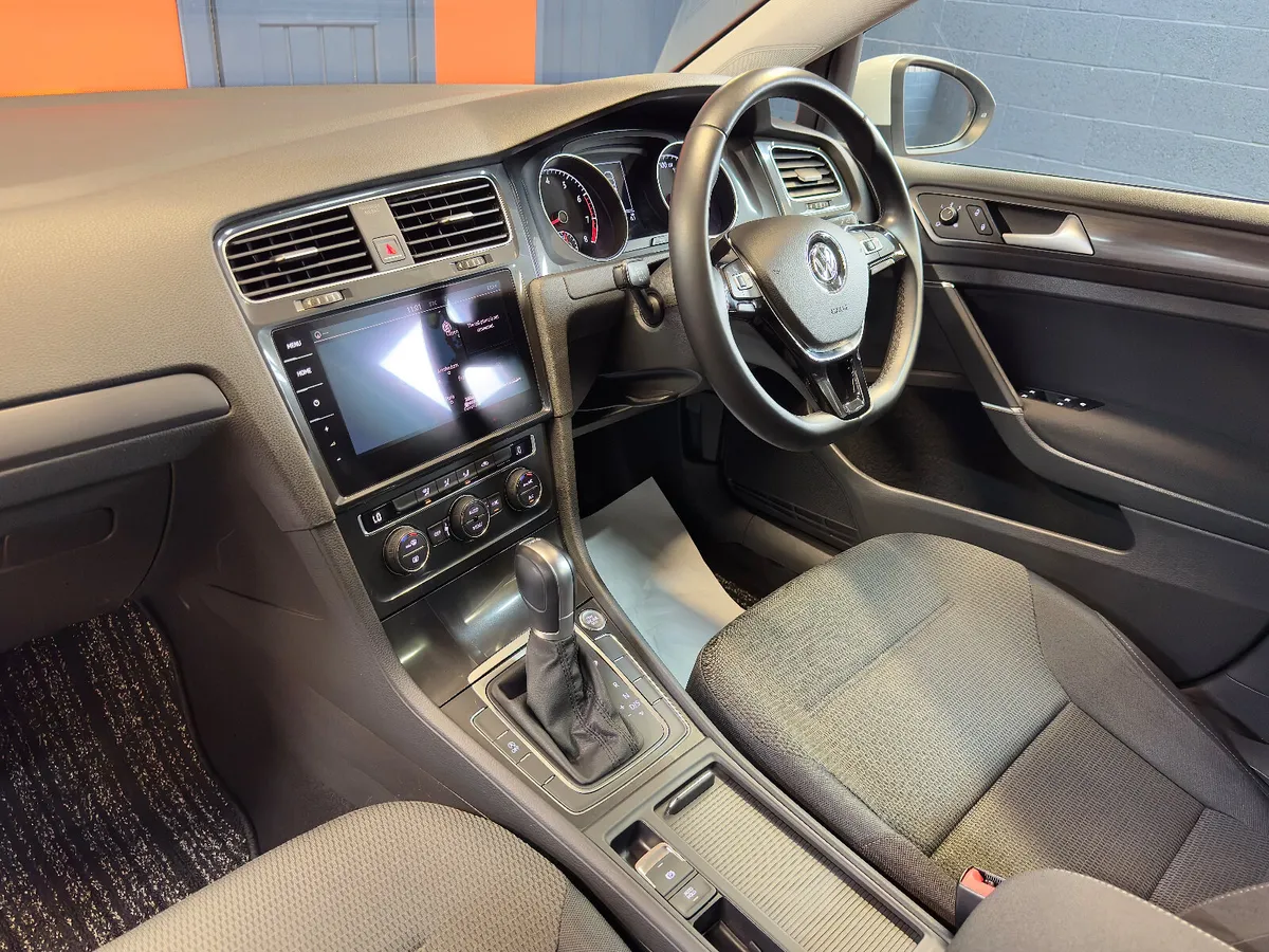 2017 Volkswagen Golf Mk 7.5 1.2TSi Auto DSG - Image 3