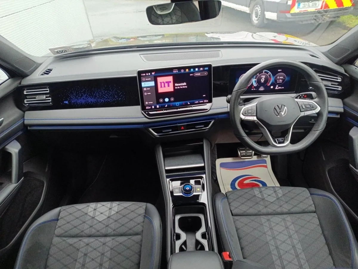 Volkswagen Tiguan 2.0 TDI 150HP R-line DSG Black - Image 4