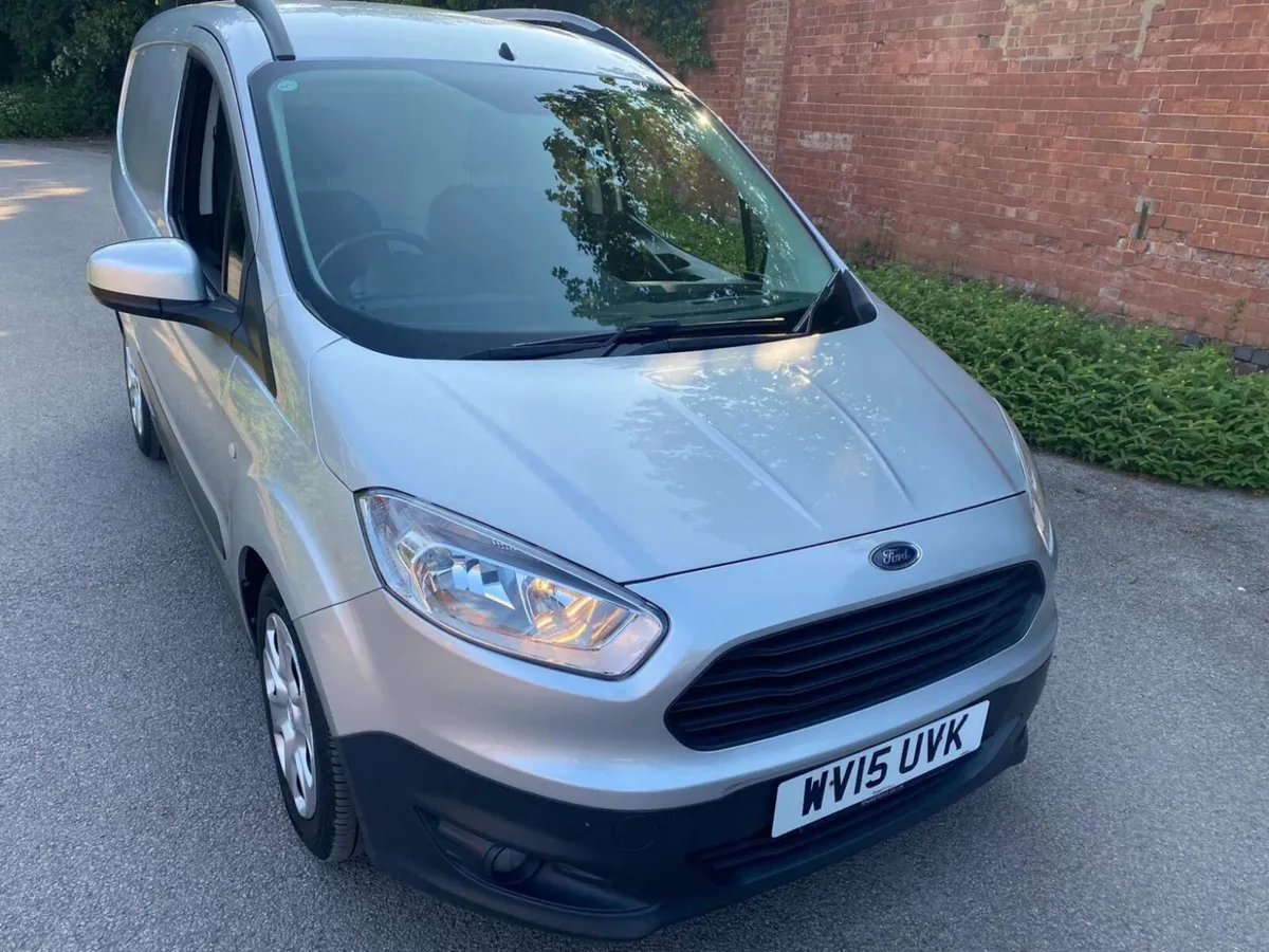 Ford Transit courier  2015 - Image 2
