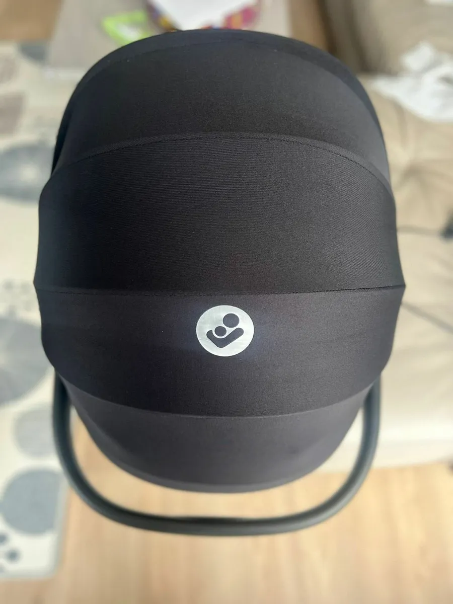 Maxi Cosi Pebble 360 and Familyfix 360 Base Bundle - Image 4