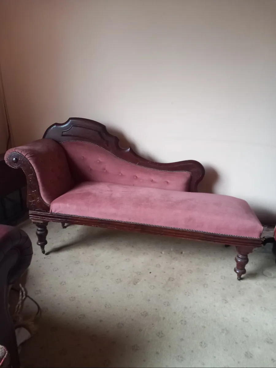 Antique chaise longue - Image 1