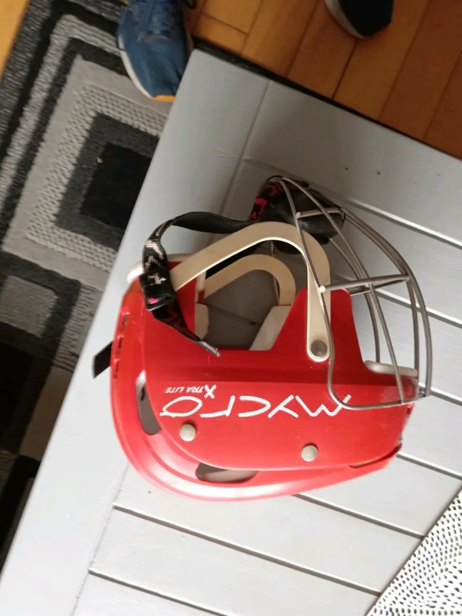 Hurling helmet - Image 2