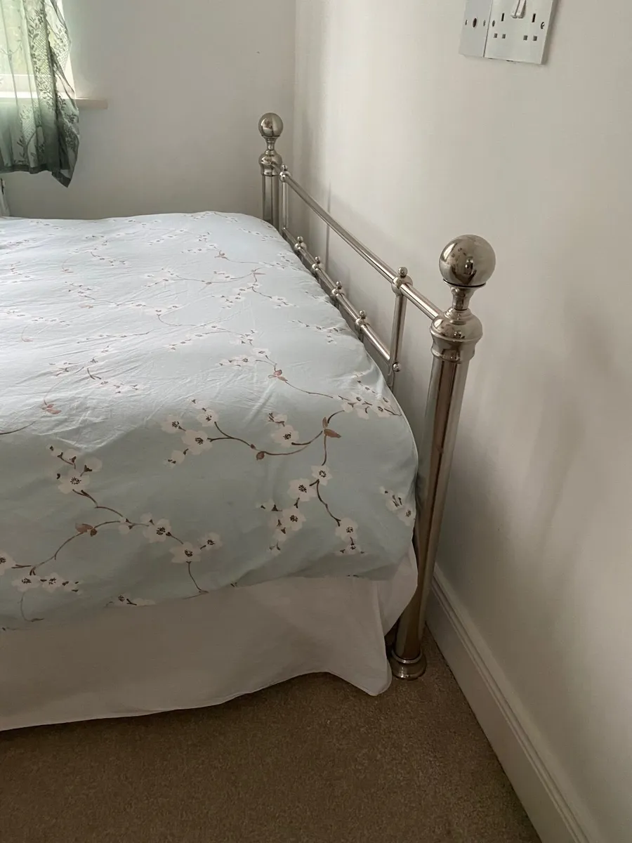 Bed - Luxury, Chrome Small 4ft - Image 2