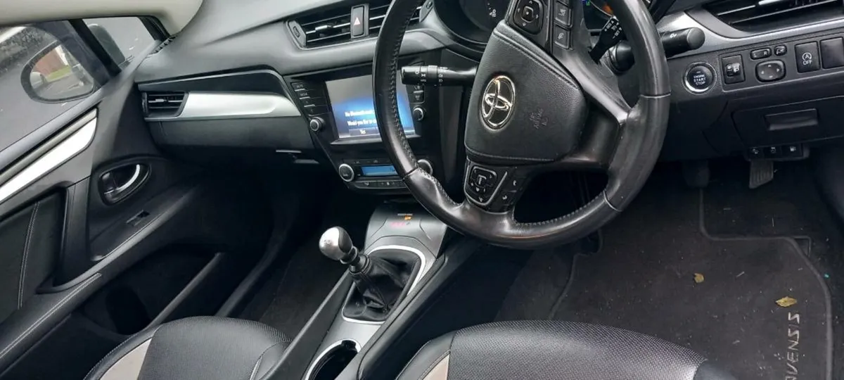 Toyota avensis - Image 4