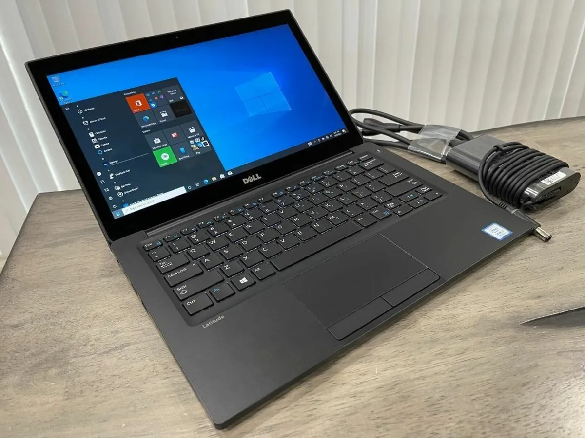Laptop Intel i7-6600U 8GB RAM 256GB SSD Win11 PRO - Image 1