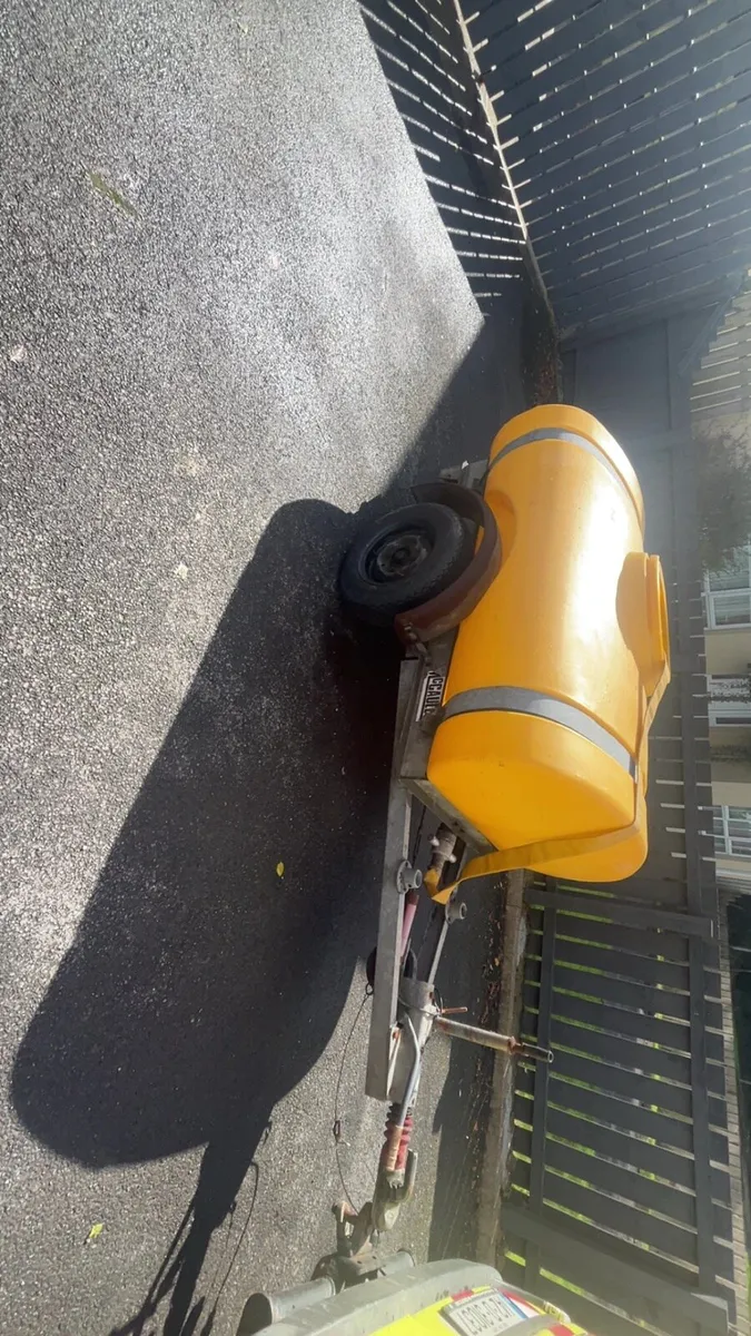 1,100L water bowser - Image 1