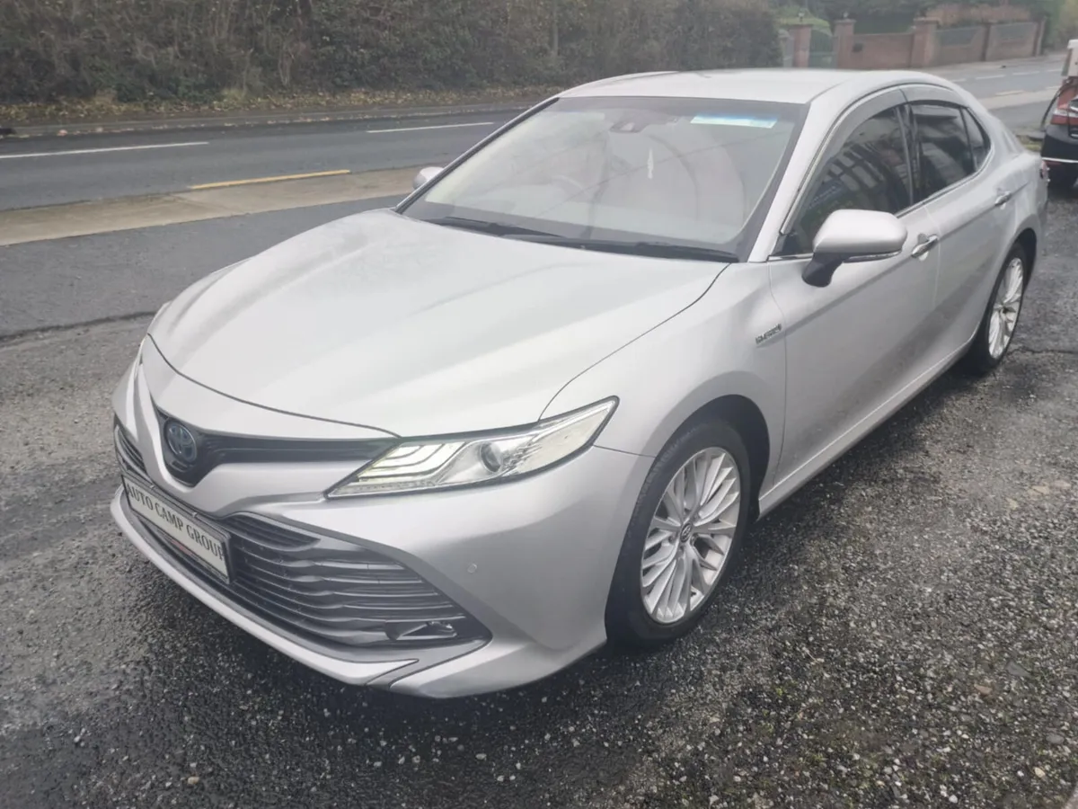 Toyota Camry 2019 Hybrid Automatic !!! - Image 3