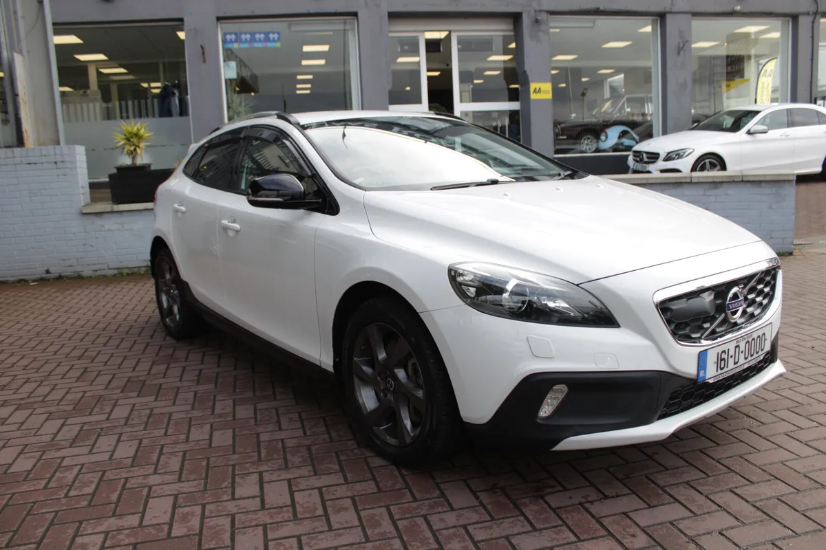 2.0D4 CROSS COUNTRY HATCH 5DR AUTOMATIC - Image 1