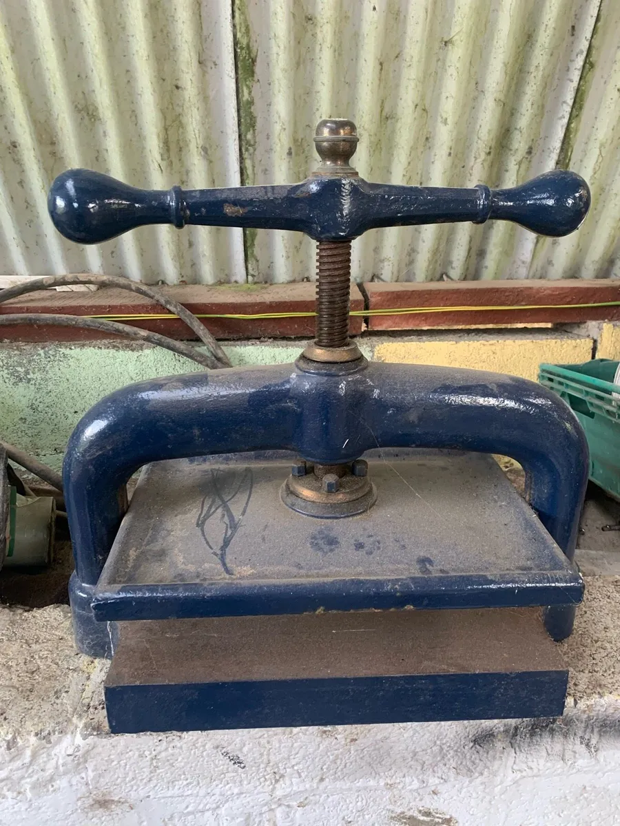 Antique press - Image 1