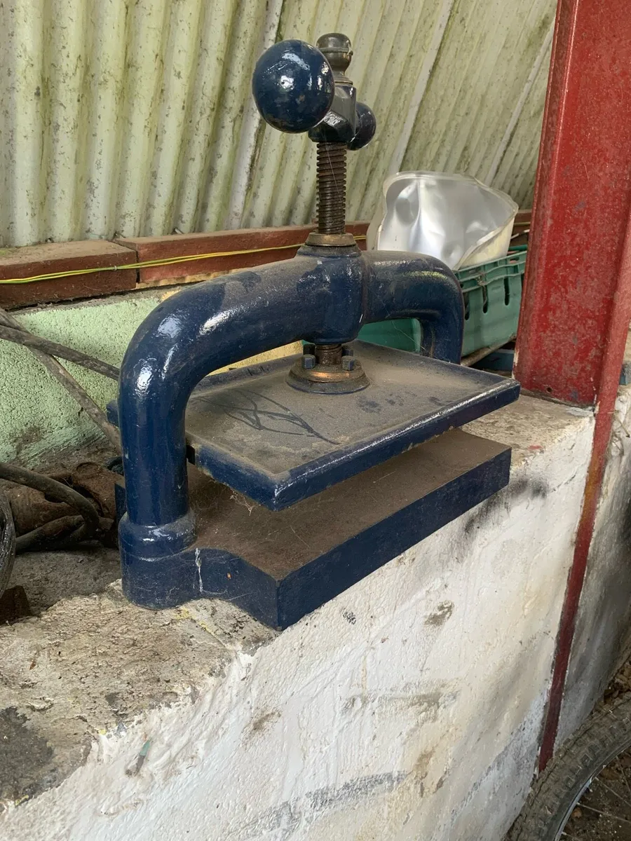 Antique press - Image 2