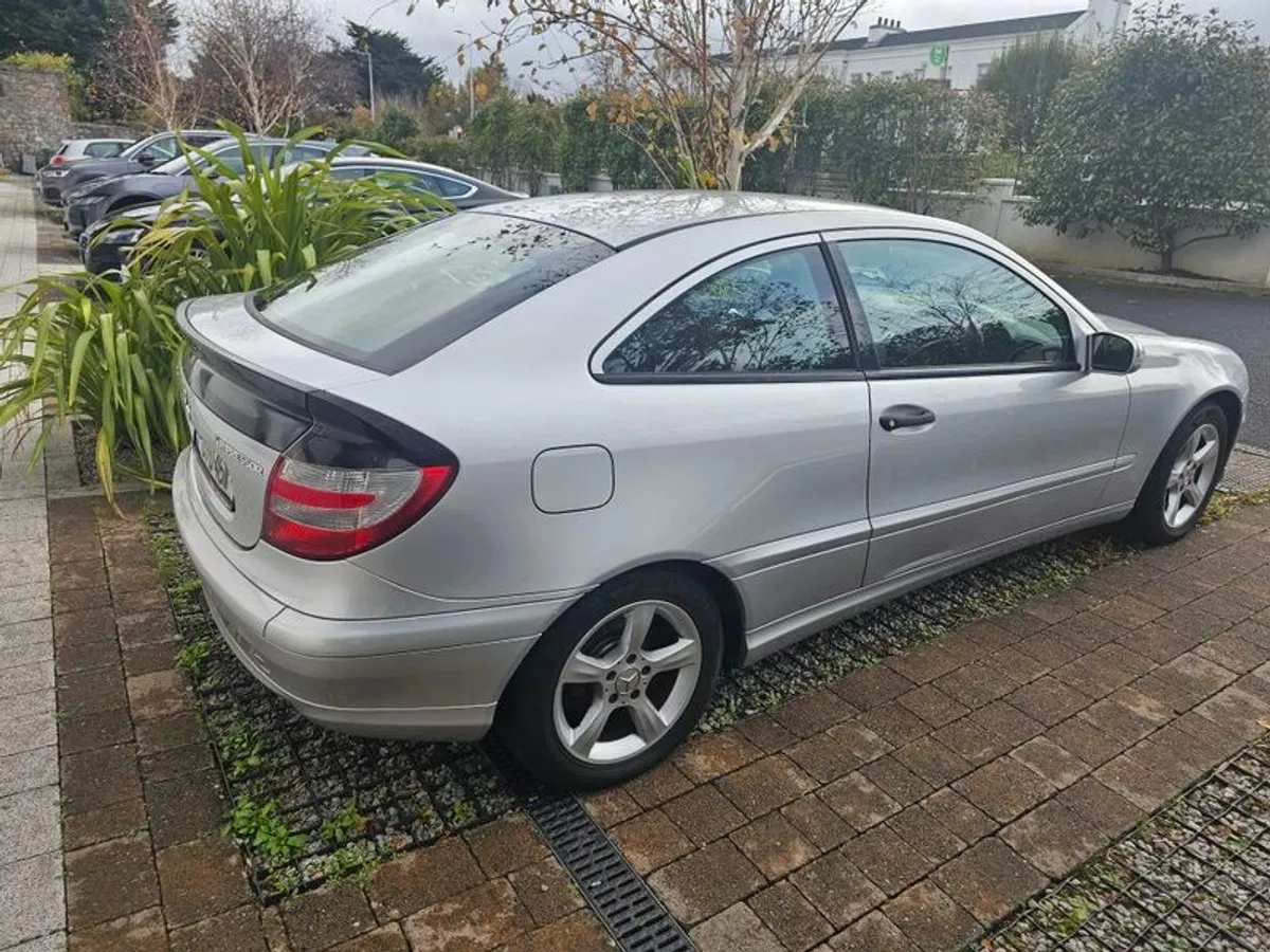2007 Mercedes-benz C-class - Image 2