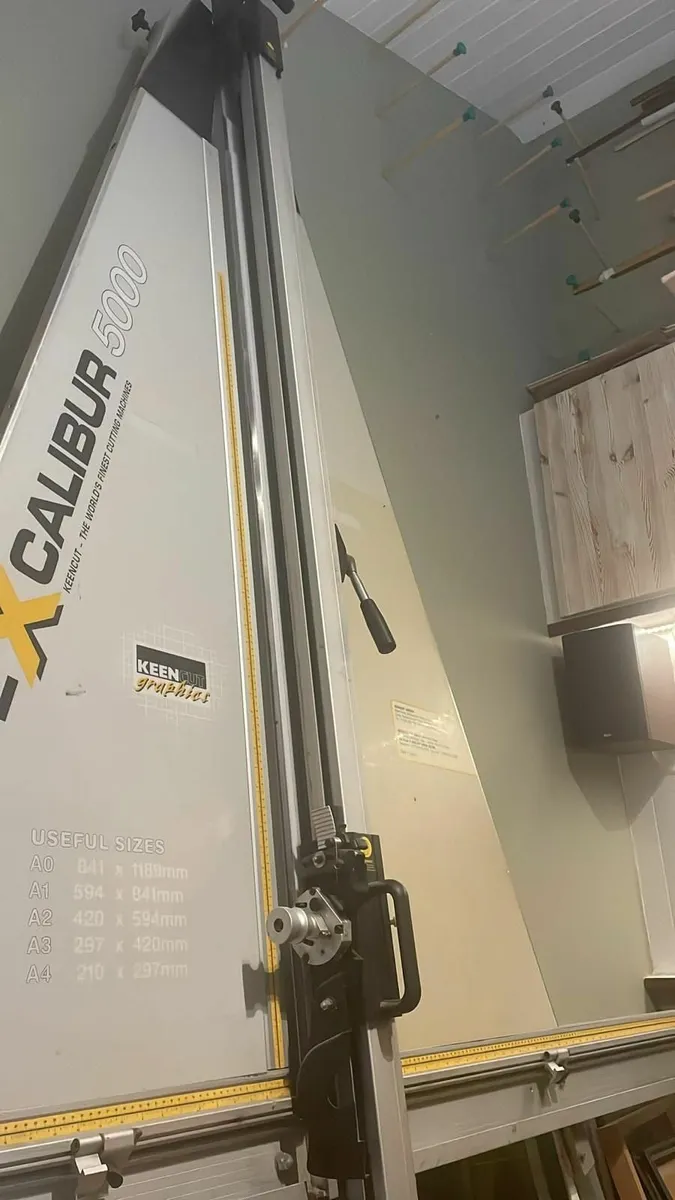 Picture framing equipment - Image 1