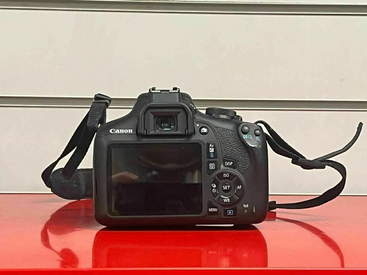 Canon EOS 2000D - Image 3