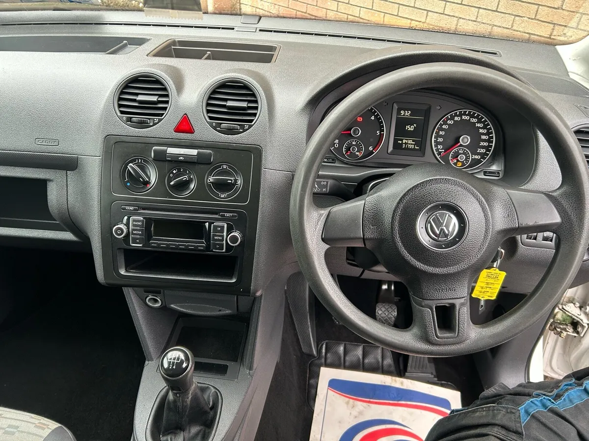 131 VW CADDY VAN 1.6 Tdi - Image 4