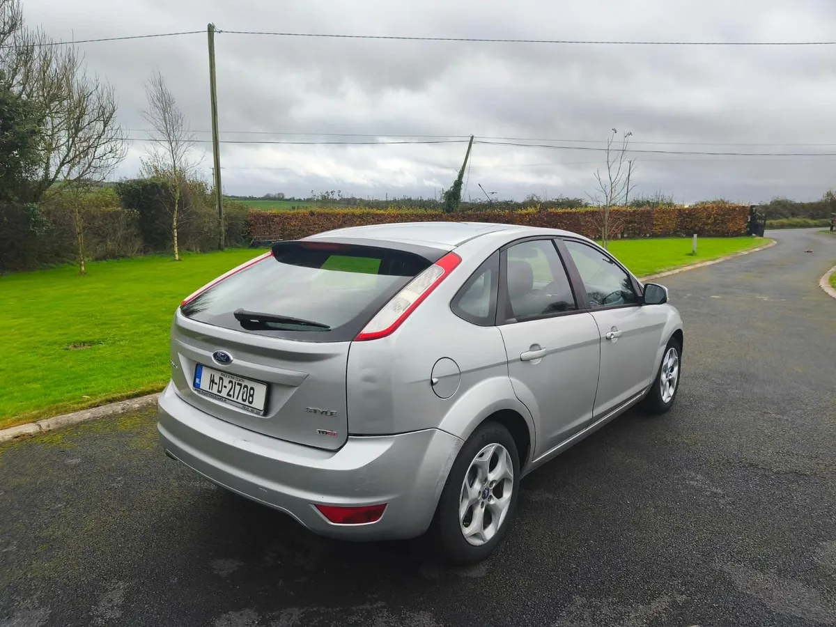 Ford Focus 2011 - Image 4
