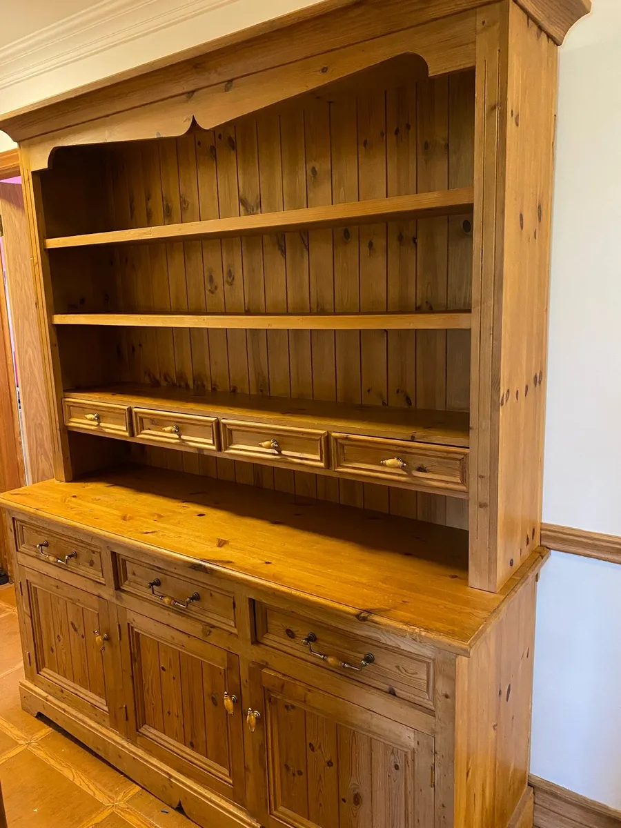 Wooden dresser - Image 1