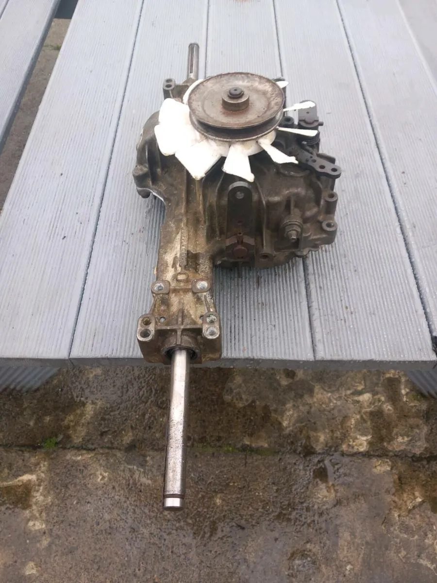 Countax hydrostatic transmission for sale - Image 3