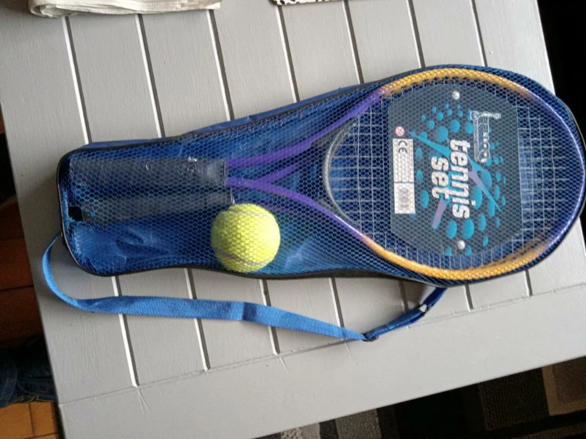 2 children's tennis rackets and ball - Image 2