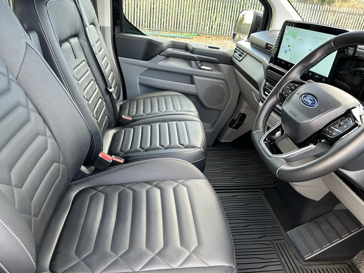 Ford Tourneo Custom  Titanium 2025 Long Wheel Base - Image 3