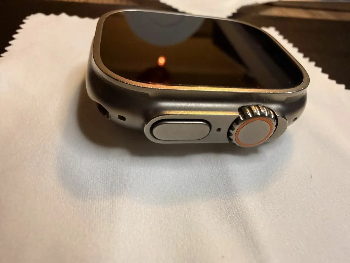 Apple Watch Ultra 2 (GPS + LTE) 49MM Titanium - Image 1
