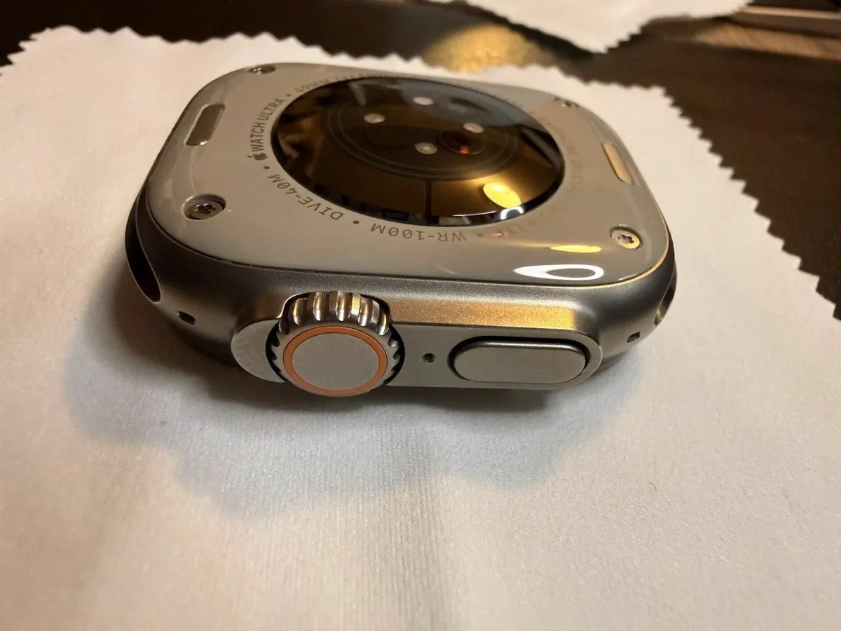 Apple Watch Ultra 2 (GPS + LTE) 49MM Titanium - Image 4