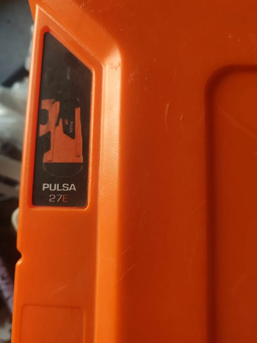 27E Spit Gun Concrete and Steel Nailer - Image 3