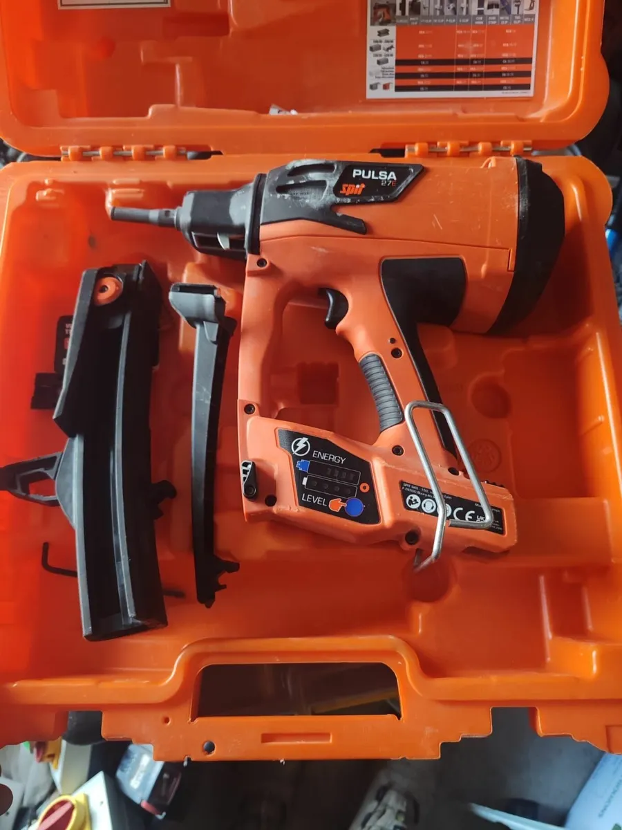 27E Spit Gun Concrete and Steel Nailer - Image 1