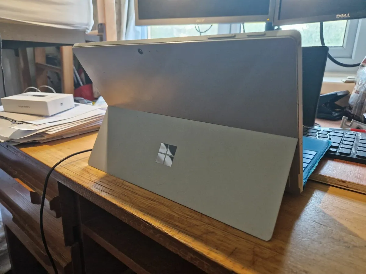 Microsoft Surface Pro 3 - With Charger - Image 4