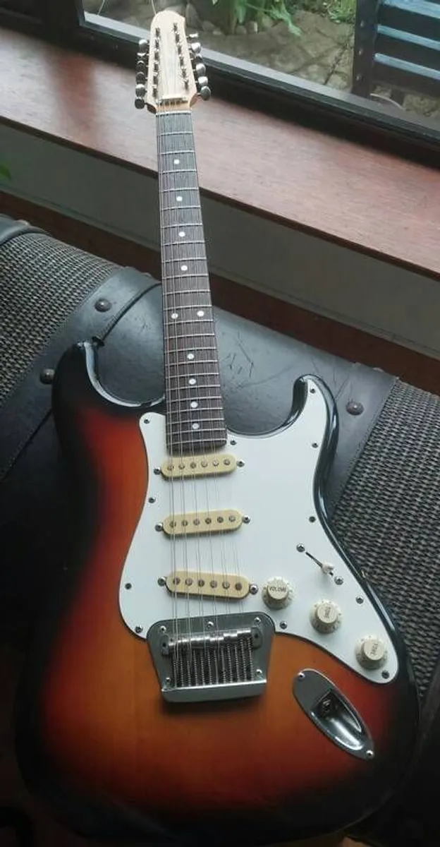 Fender ST-XII MIJ 12 string stratocaster 1987-93 - Image 2