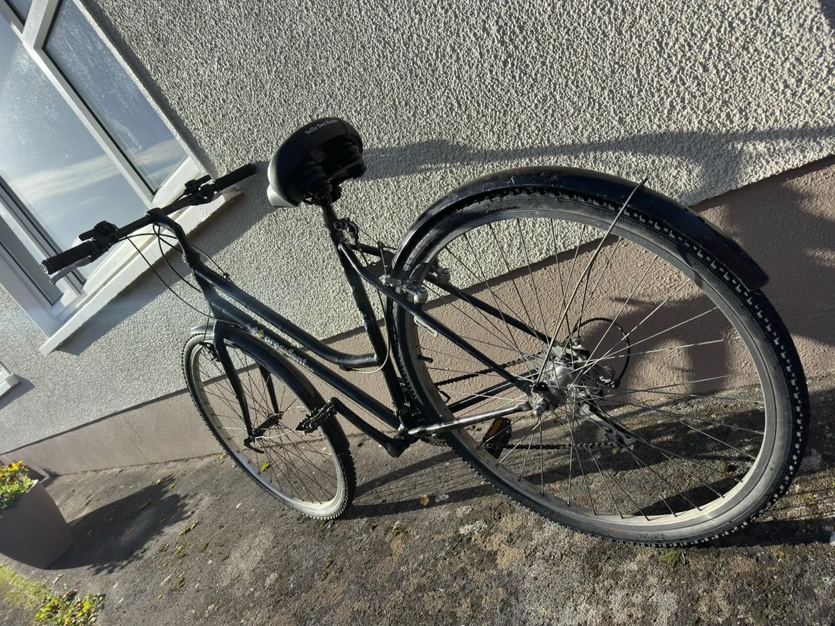 Ladies Vintage Bicycle - Image 3