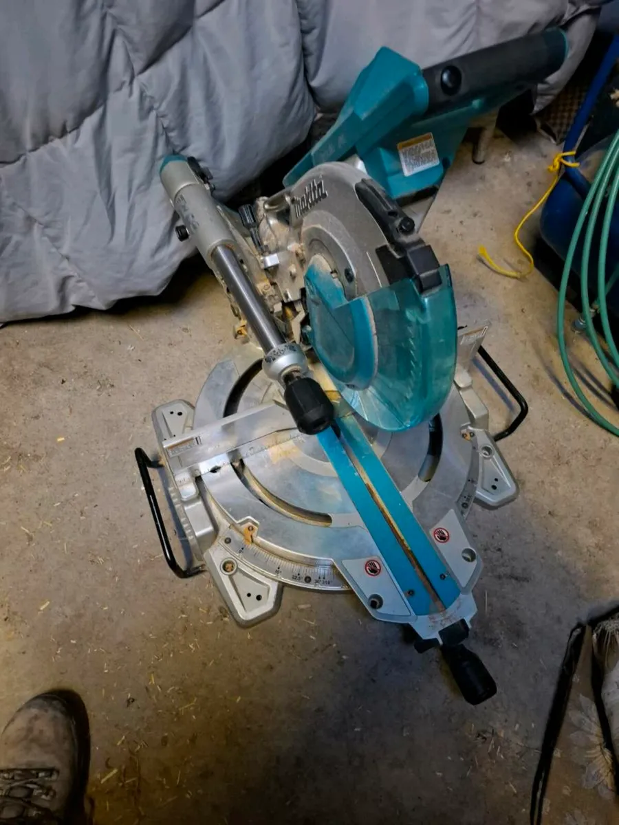 Makita mitre saw - Image 1
