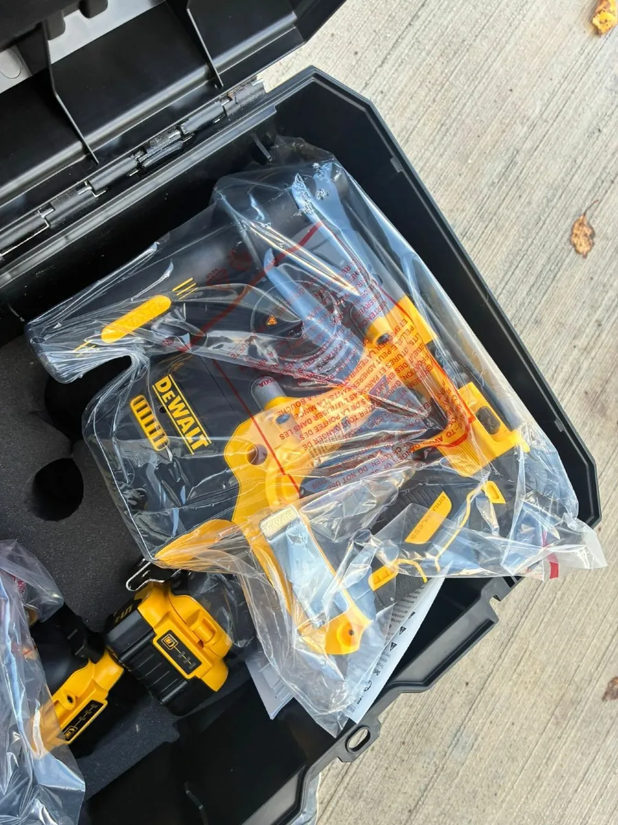 DeWalt DCK690P3T 6pc 18V XR Powertool Kit - Image 4