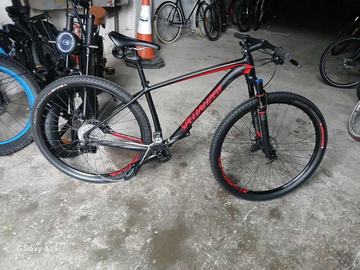 SPECIALIZED STUMPJUMPER