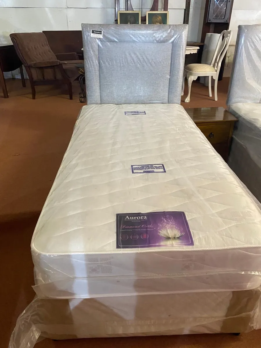 Single bed, base and fabric headboard - Image 2