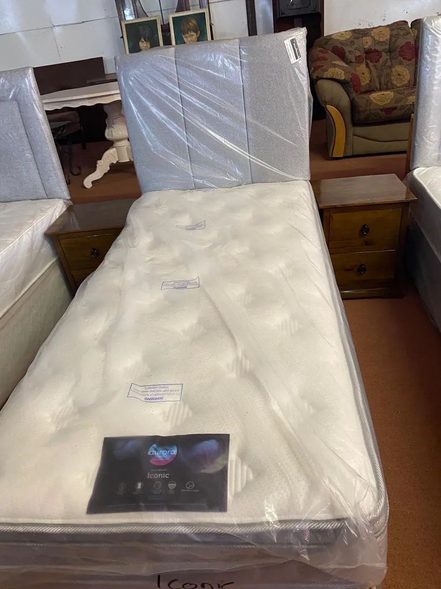 Single bed, base and fabric headboard - Image 3