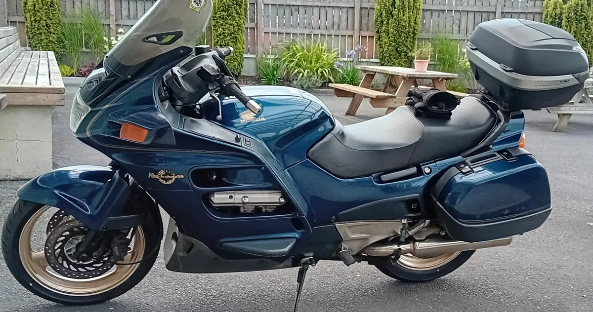 PAN EUROPEAN ST1100 HONDA - Image 1