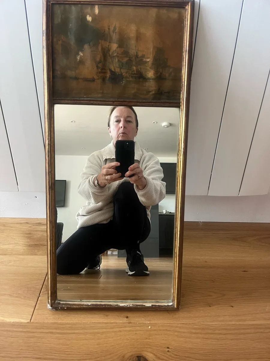 Antique mirror - Image 1