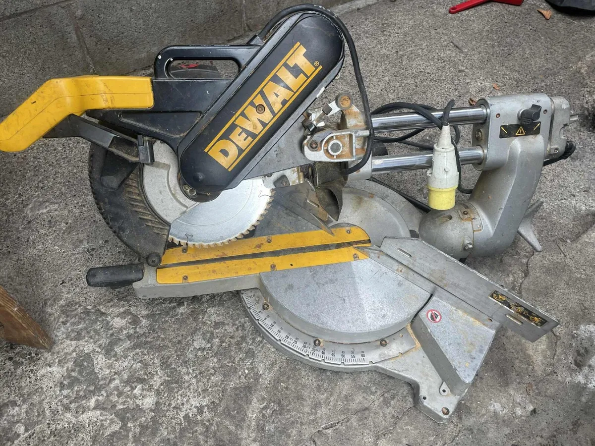 Diwalt Mitre Saw DW708-xl - Image 1