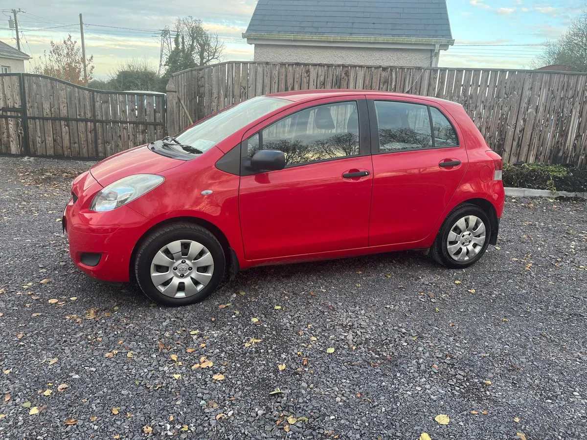 Toyota Yaris 1.0L VVTI Terra Model LOW KMS - Image 2