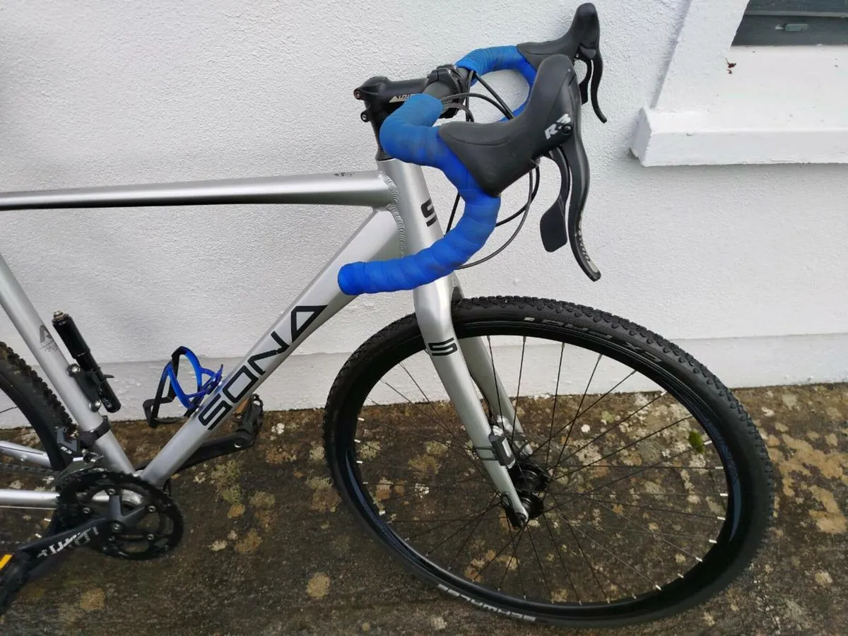 Sona Gravel Bike with disc brakes - Image 2