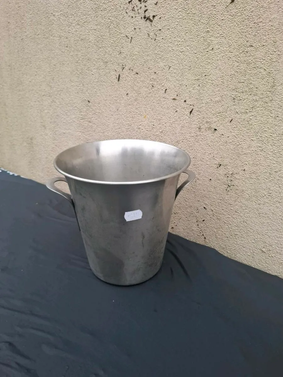 Champagne bucket