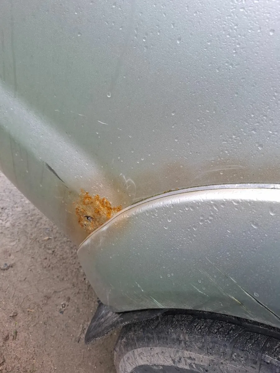 Toyota Hilux 2006 - Image 2