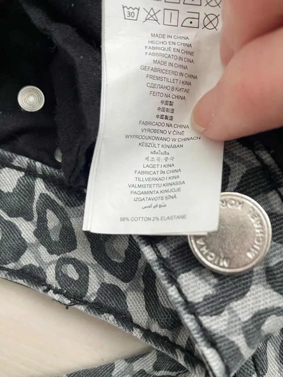 Michael Kors Izzy Skinny Grey Leopard Print Jeans Petite - Image 4