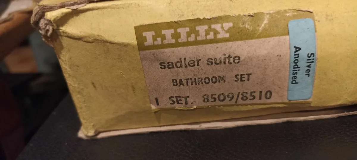 2 Sets of 1970's Sadler Suite Bathroom Handles - Image 2